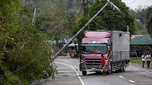 Typhoon Fung-wong kills four in the Philippines