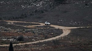 Israeli forces open fire on UN peacekeepers
