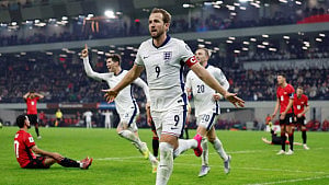 England breeze through to World Cup finals