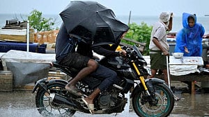 One dies as Montha lashes India's east coast