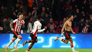 PSV fight back to thrash Napoli