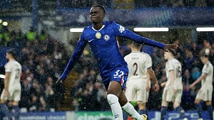 Chelsea thump Ajax