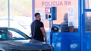 EU begins rollout of digital border system