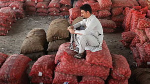 Pakistan reports border clashes during Afghan talks
