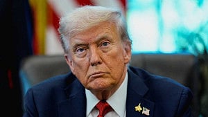 Will talk to DOJ about Maxwell pardon: Trump
