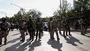 National Guard poised to enter Chicago