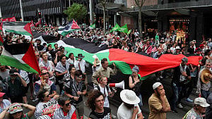 Who are the Israeli hostages set to be released by Hamas?