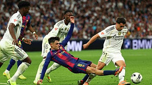 Barca hit by injury as Pedri suffers leg muscle tear