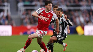 Arsenal eye top spot as Liverpool face Chelsea test