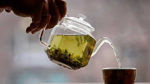 Some Russians shun coffee for traditional tea
