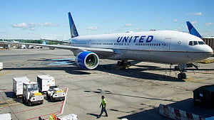 United Airlines forecasts highest-ever quarterly revenue