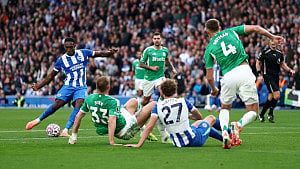 Welbeck brace gives Brighton win over Newcastle