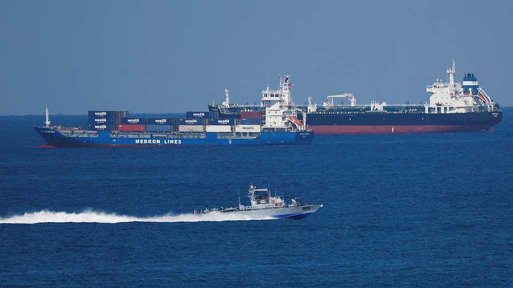An Israeli Navy vessel approaches Ashdod Port, after Israel intercepted some of the vessels of the Global Sumud Flotilla aiming to reach Gaza and break Israel's naval blockade, in southern Israel, Oct 2, 2025. REUTERS/Ammar Awad