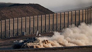 Gaza hit by telecoms blackout as Israeli tanks advance