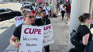 Air Canada flight attendants reject wage agreement