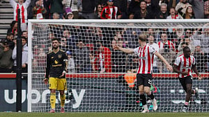Man United slump to defeat at Brentford