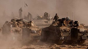 Israeli reservists report for duty amid leadership tensions
