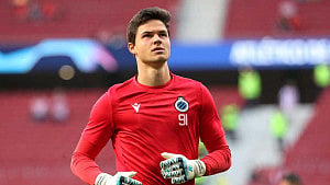 Man Utd sign Belgian goalie Lammens