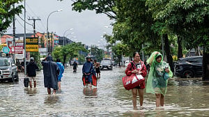 Indonesia floods kill 9: officials