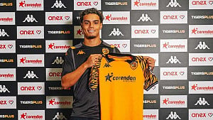 Ronaldinho's son joins Hull City