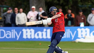 Salt fires England to win over Ireland