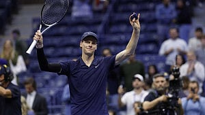 Dominant Sinner cruises into US Open semis