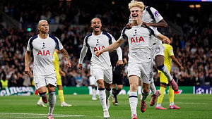 Tottenham edge out Villarreal