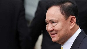 Former Thai PM Thaksin seeks royal pardon