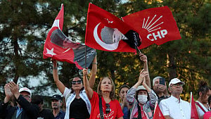 Thousands rally against crackdown on Turkey’s main opposition