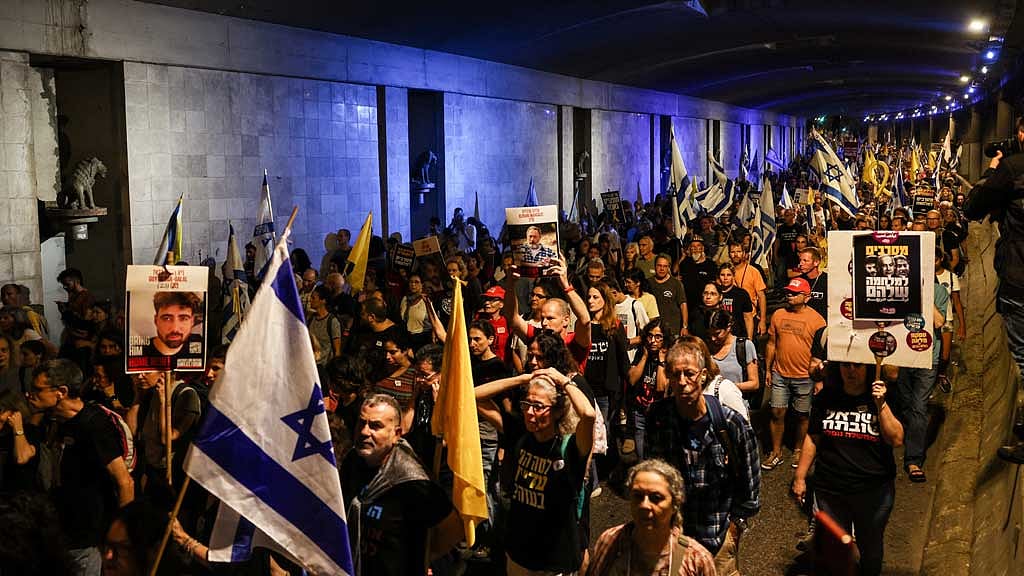 Israeli protestors take part in a rally demanding the immediate release of the hostages kidnapped during the deadly October 7, 2023 attack on Israel by Hamas, and the end of war in Gaza, in Jerusalem September 6, 2025. REUTERS