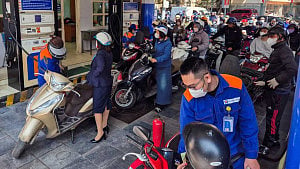 Asia barters for scarce energy amid Iran crisis
