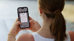 Australia plays hardball on social media ban