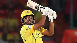 Mhatre injury adds to Chennai woe