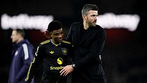 Carrick boosted by Mount’s return to Man Utd