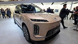 American YouTuber shows Chinese cars US can’t buy