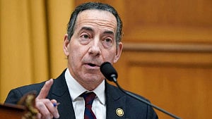 Democrats split on Trump removal as midterm message