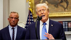 Trump prolongs Iran truce with no end date