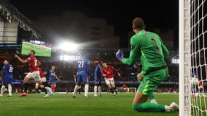 Man Utd earn hard-fought win at Chelsea