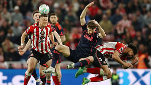 Forest go 8 points clear from relegation