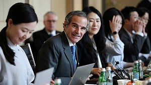 UN chief contenders face live grillings