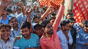 India’s Uttar Pradesh raises workers’ wages amid protests
