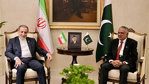 Iran FM in Pakistan, Trump eyes US terms deal