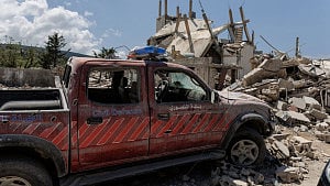 Israeli strikes in southern Lebanon kill Lebanese journalist