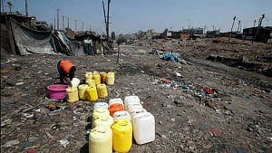 Wealthy nations slash foreign aid for second year: debt group