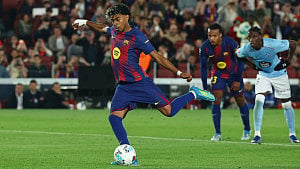Yamal limps off after Barca beats Celta