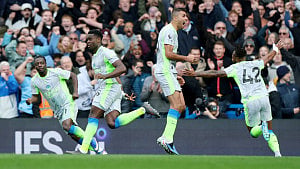 Man City thrash Chelsea to close gap on Arsenal
