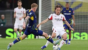 AC Milan secure 1-0 victory away at Verona