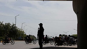 Iran mulls US talks in Pakistan amid blockade