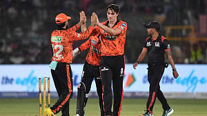 Cummins hails IPL's big-chase 'challenge'