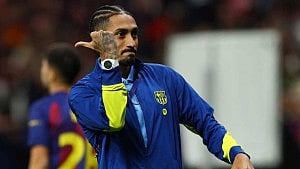 Raphinha fumes at refereeing after Barca exit